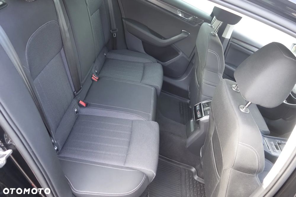 Skoda Superb 2.0 TDI SCR 4x4 Style DSG - 13