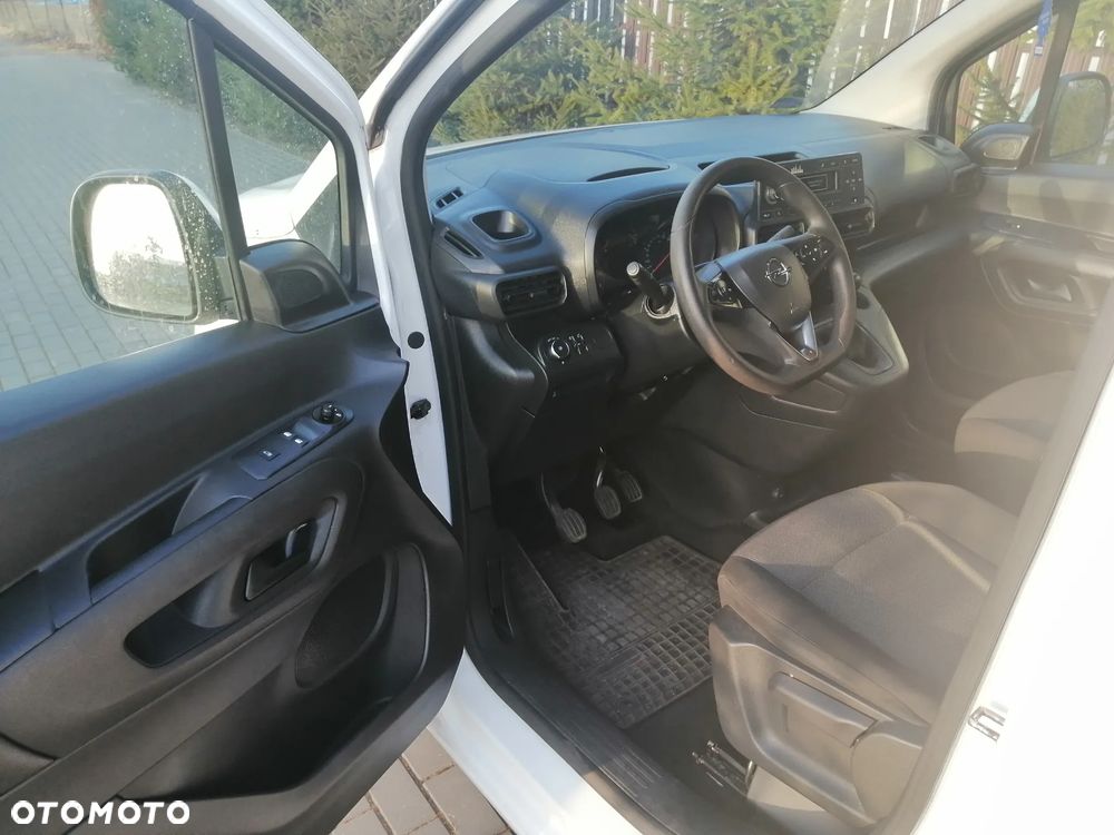 Opel Combo 1.2 Turbo S&S - 12