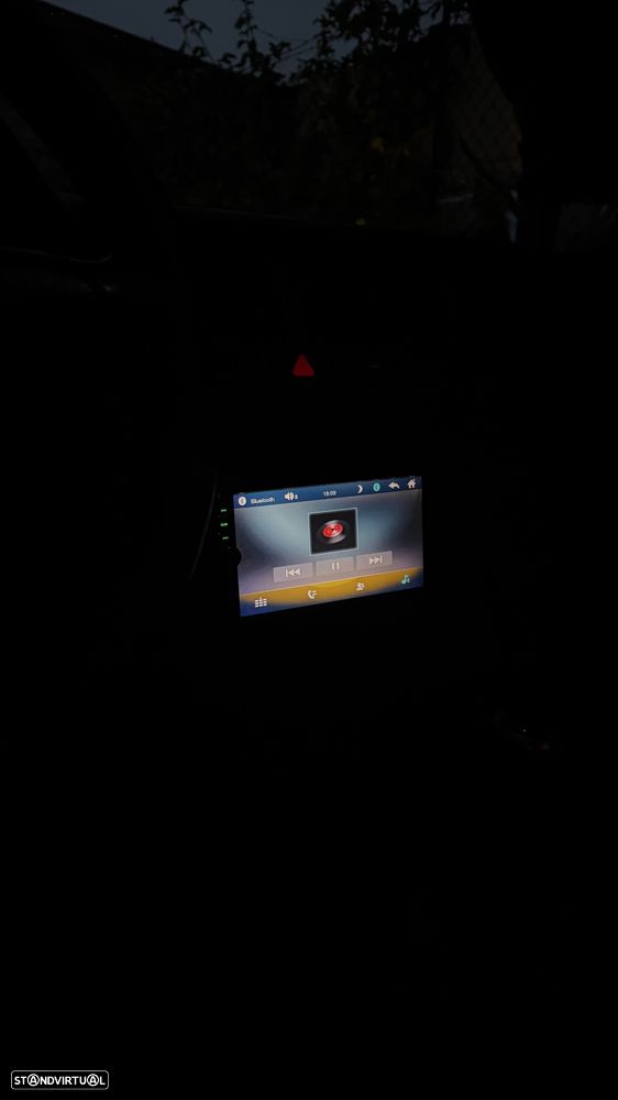 VW Golf 1.9 TDi 25 Anos - 8