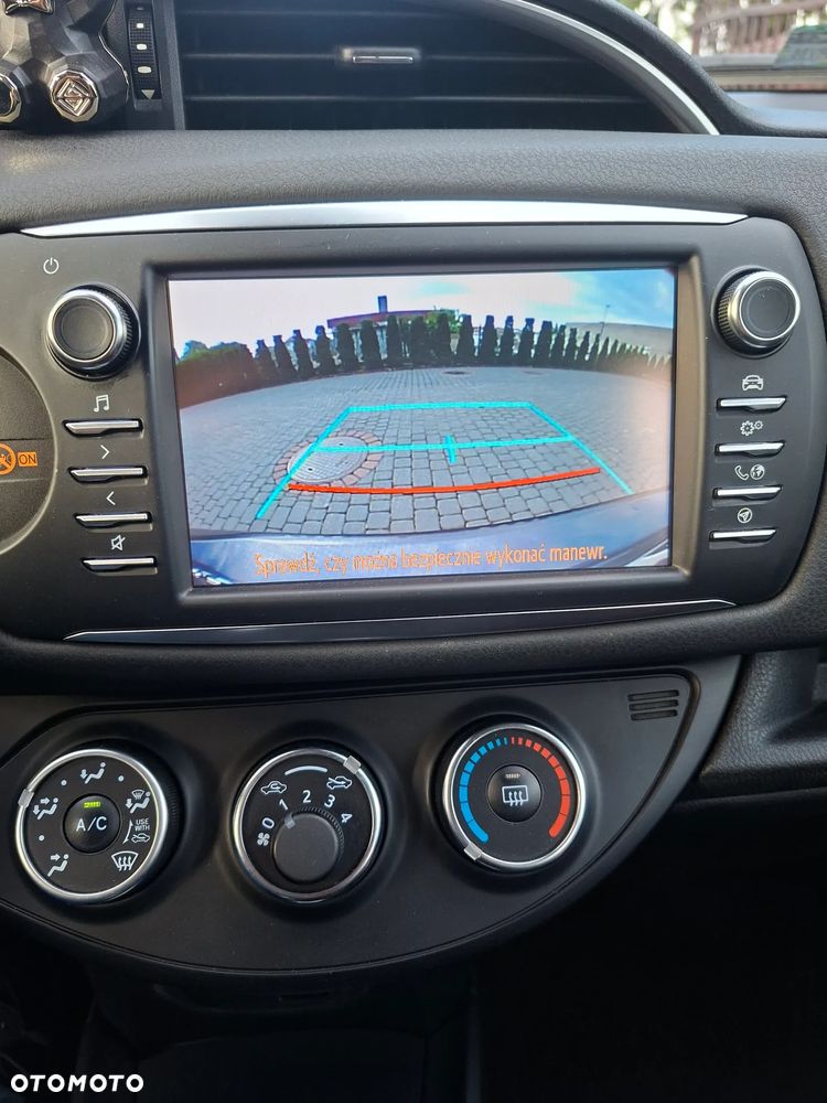 Toyota Yaris 1.5 Premium - 28