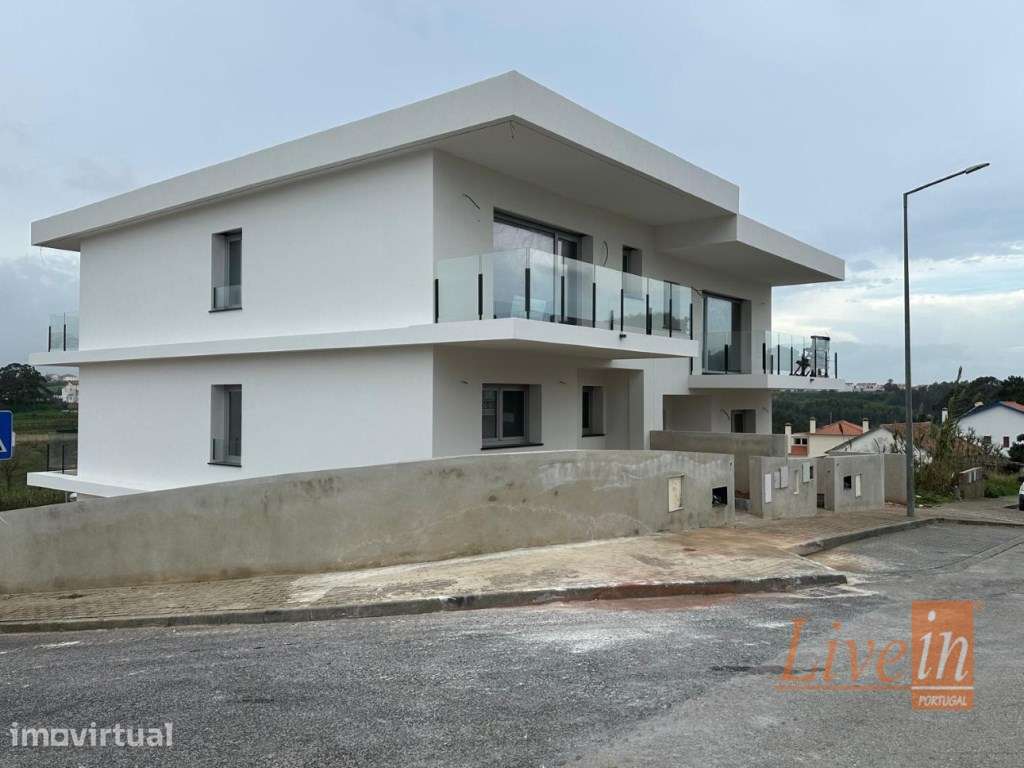 Moradia T3 Geminada em Fonte Boa dos Nabos na Ericeira - Grande imagem: 2/18