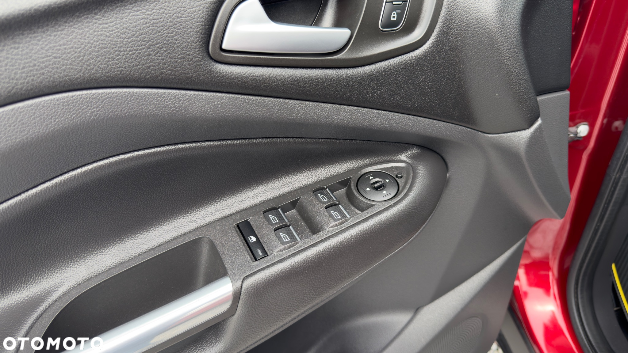 Ford Kuga 2.0 TDCi AWD Titanium - 28