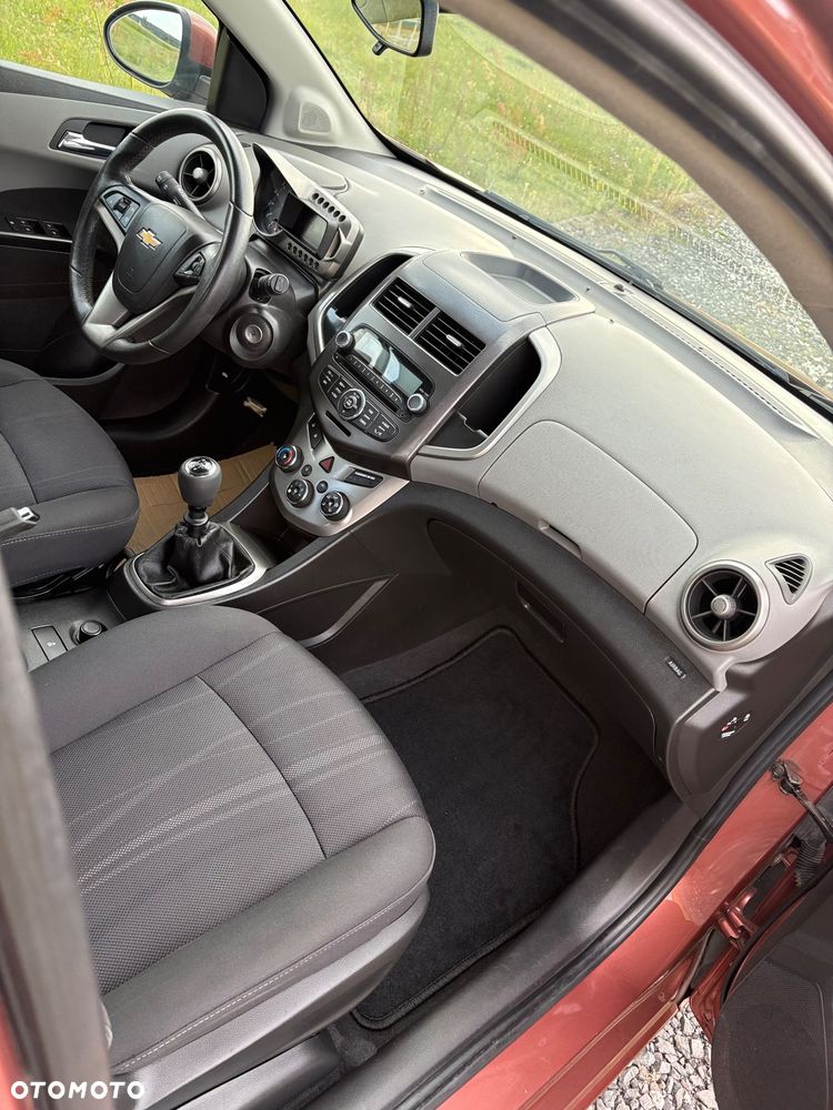 Chevrolet Aveo 1.6 LTZ - 30