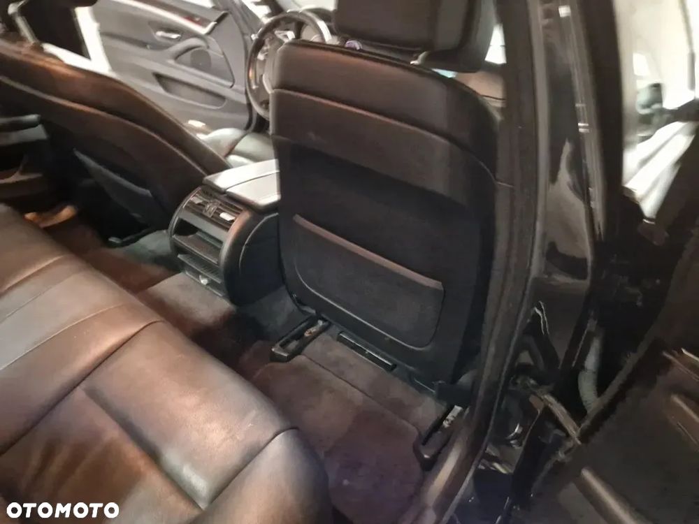 BMW Seria 5 525d xDrive - 18