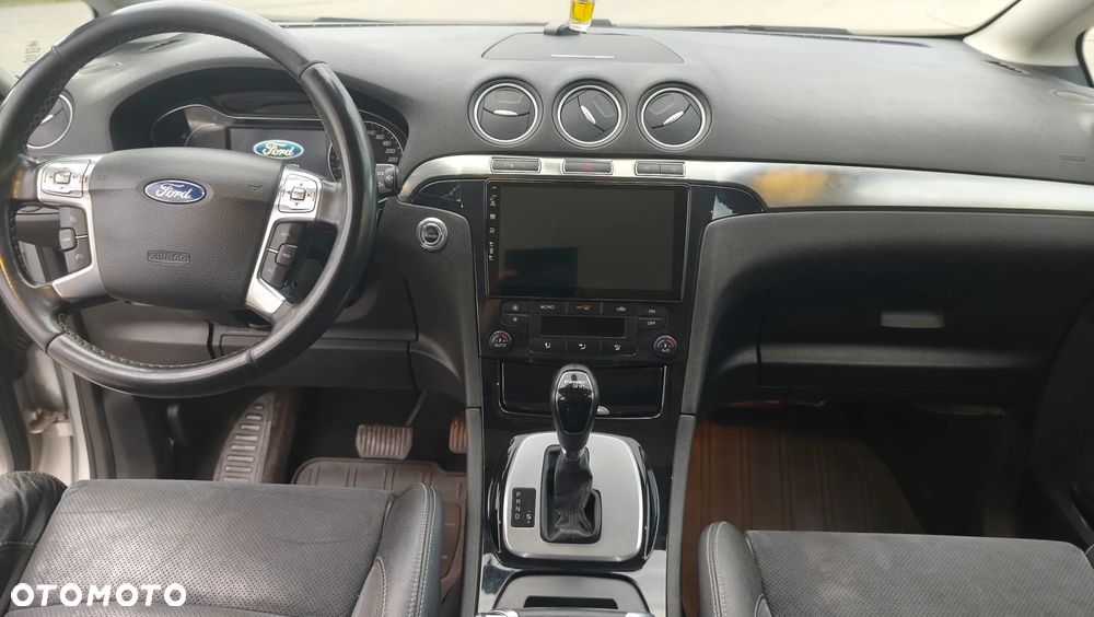 Ford S-Max - 11