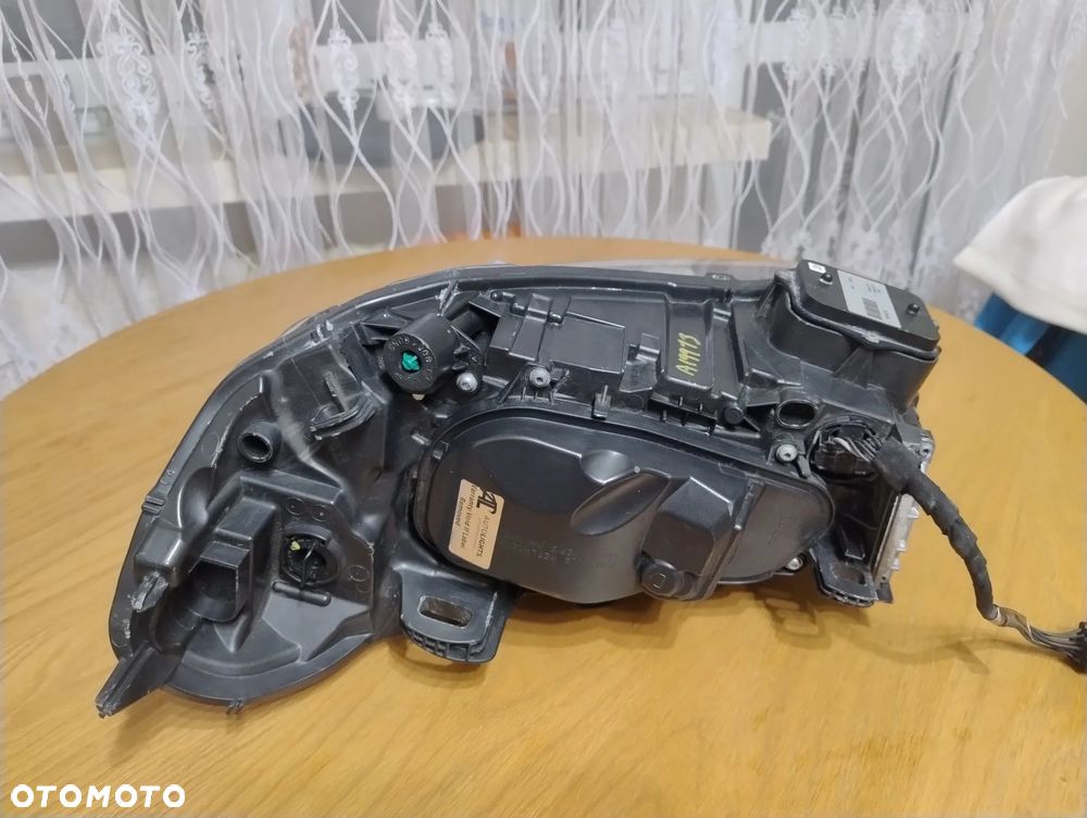 Lampa prawa Volvo XC60 USA 2013-2017 - 9