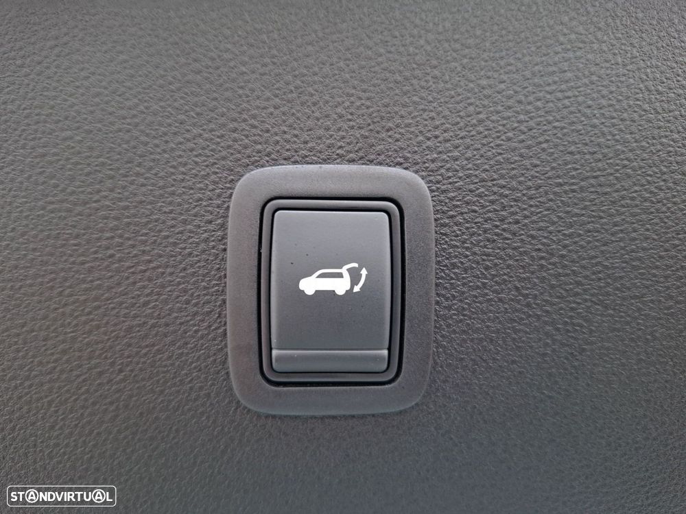 Renault 4 E-Tech 52 kWh Iconic Autonomia Conforto - 26