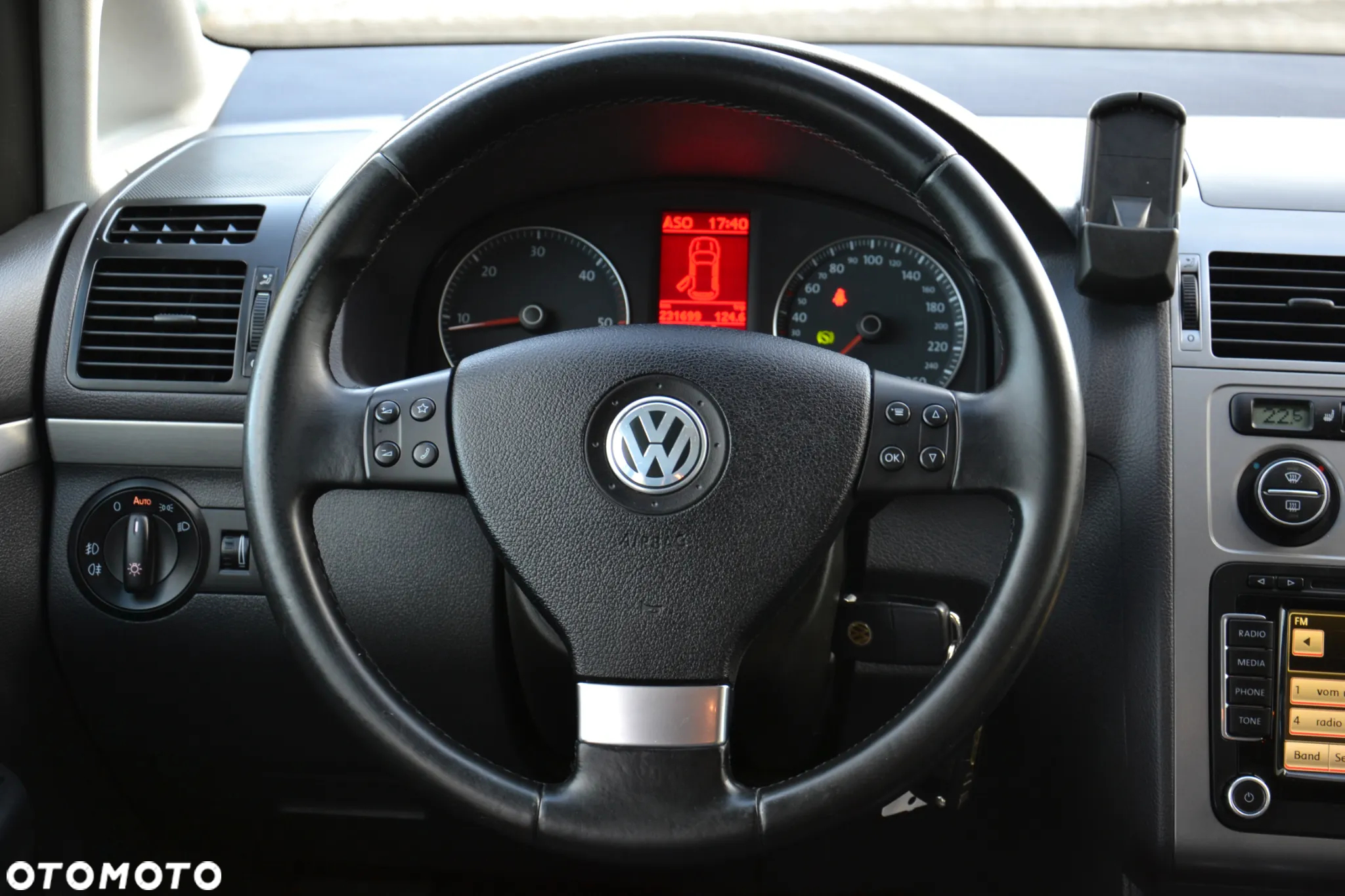 Volkswagen Touran 2.0 TDI DPF Highline DSG - 27
