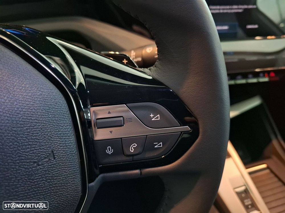 Peugeot 408 1.2 Hybrid Allure e-DCS6 - 23