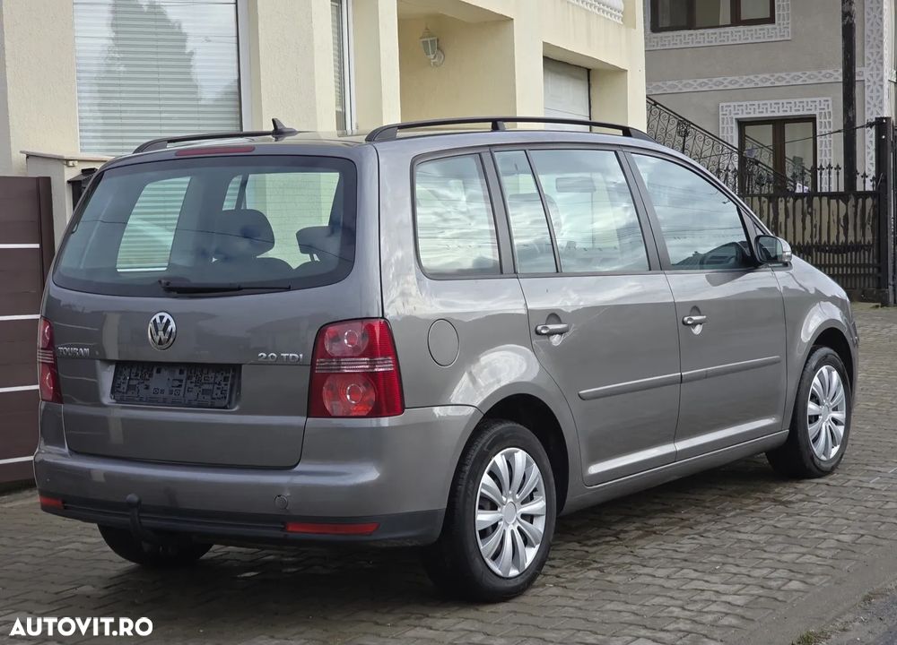 Volkswagen Touran 2.0 TDI DPF Comfortline - 4