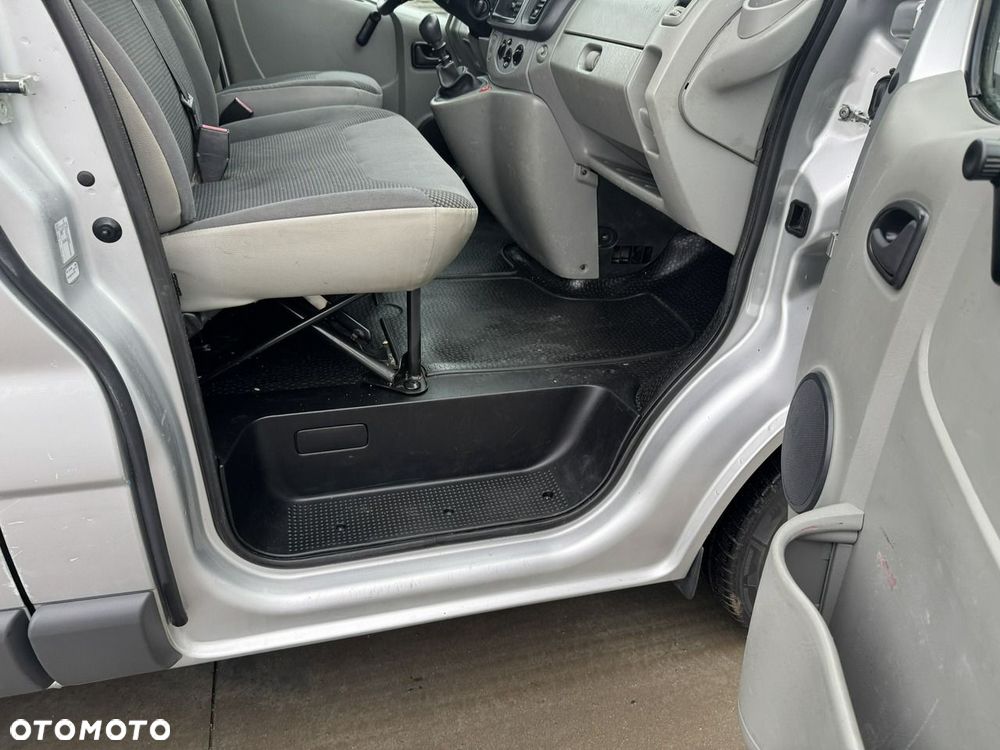 Opel Vivaro - 9