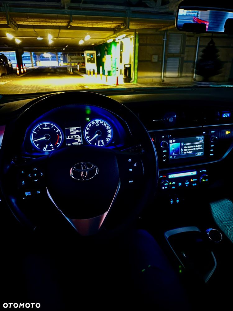 Toyota Auris 1.6 Premium - 35