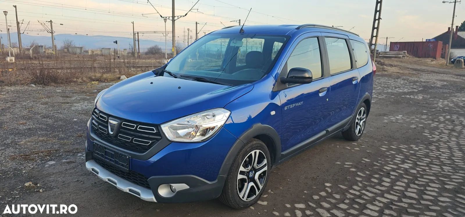 Dacia Lodgy TCe 130 GPF Stepway - 1