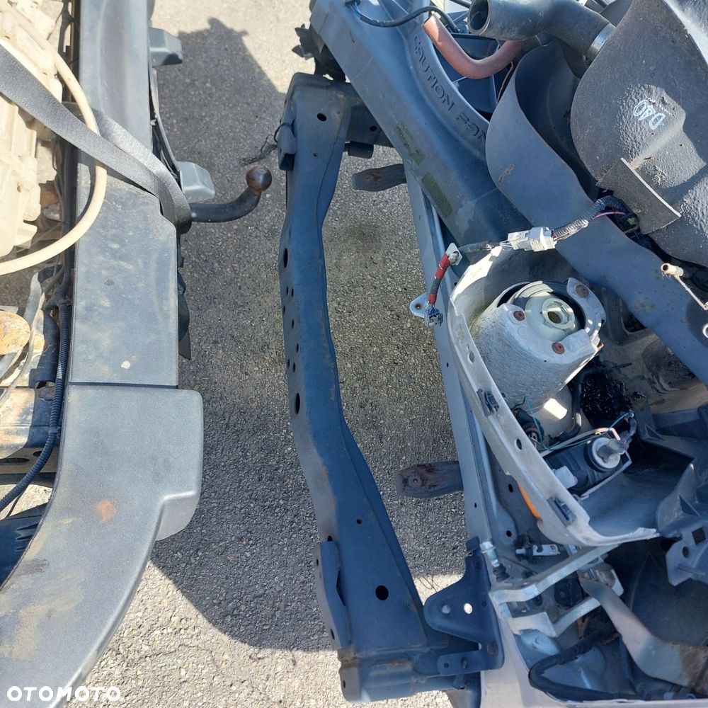 TOYOTA LAND CRUISER 150 2014 5D belka wzmocnienie zderzaka tył