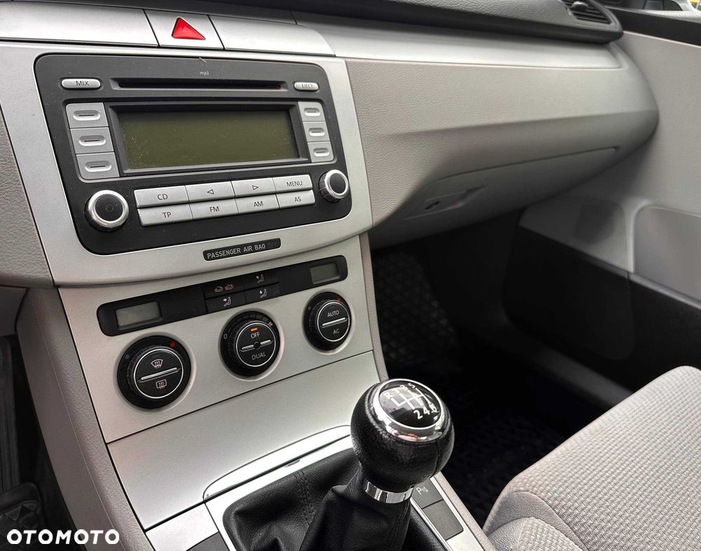 Volkswagen Passat - 8