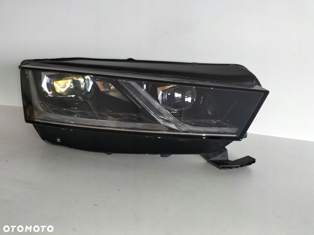 lampa przednia reflektor prawa skoda octavia 4 iv 19- full led - 2