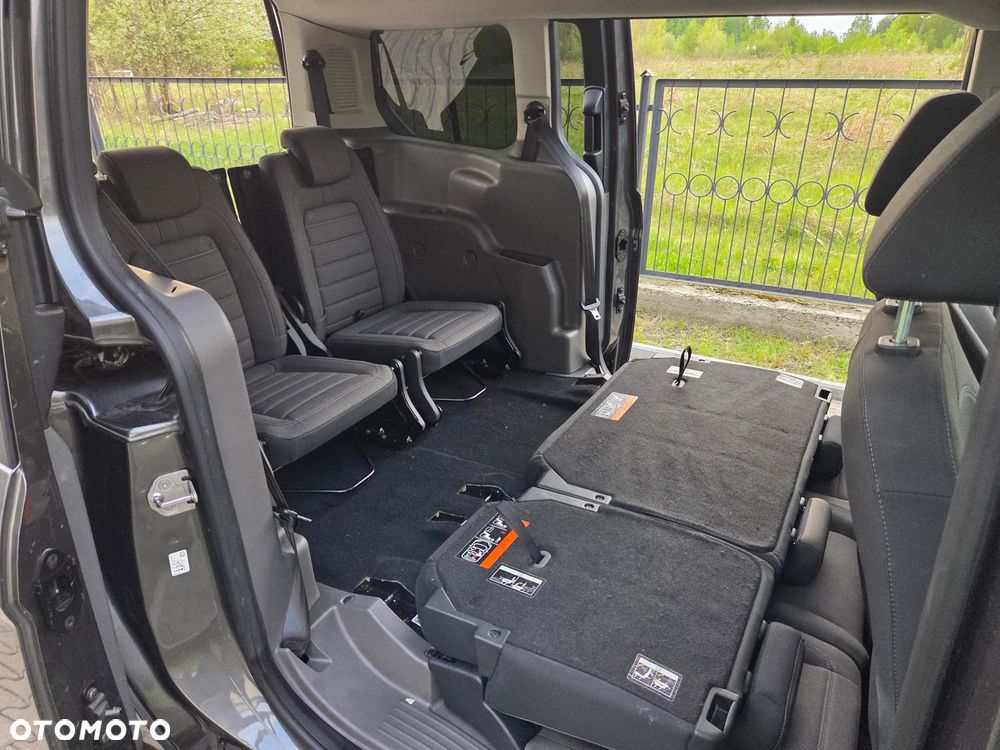 Ford Tourneo Connect Grand - 22