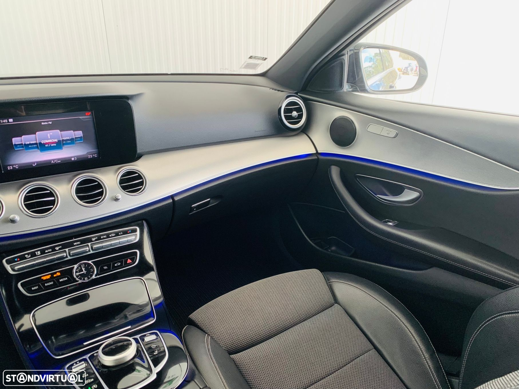 Mercedes-Benz E 220 d Avantgarde - 30