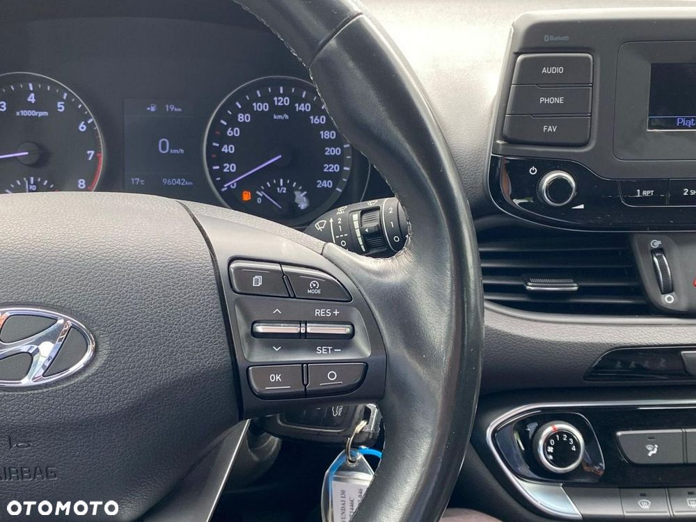 Hyundai i30 1.4 Classic + - 22