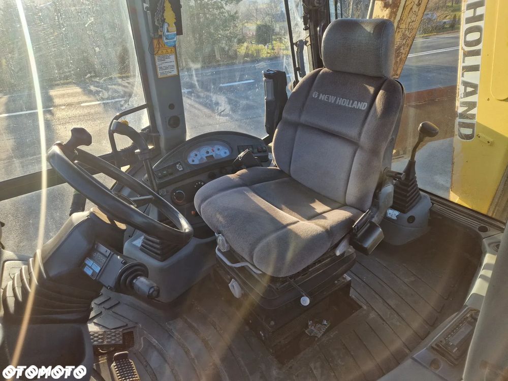New Holland LB115 - 11