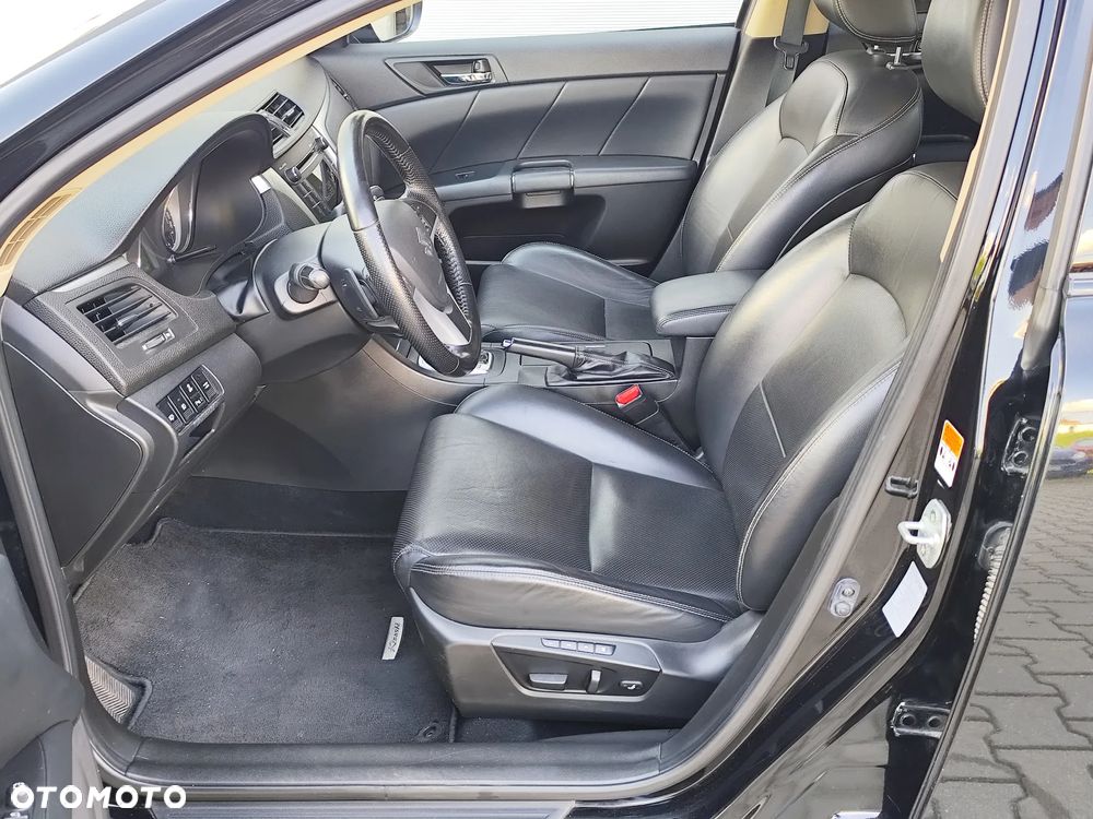 Suzuki Kizashi 2.4 Sport 4WD CVT - 8