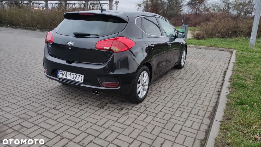 Kia Ceed 1.6 CRDi 136 ISG Vision - 9