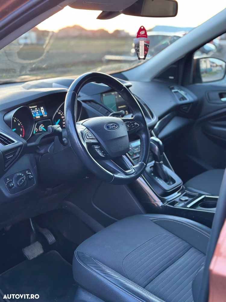 Ford Kuga 1.5 EcoBoost 4WD Aut. Trend - 4