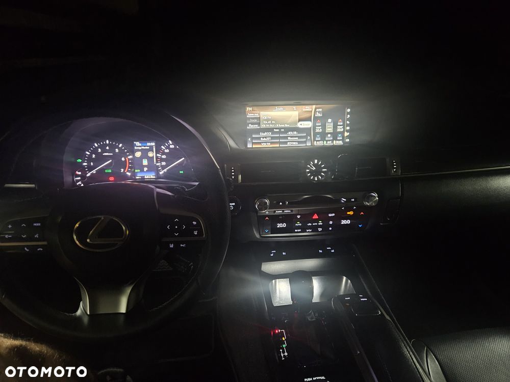 Lexus GS 300h - 21