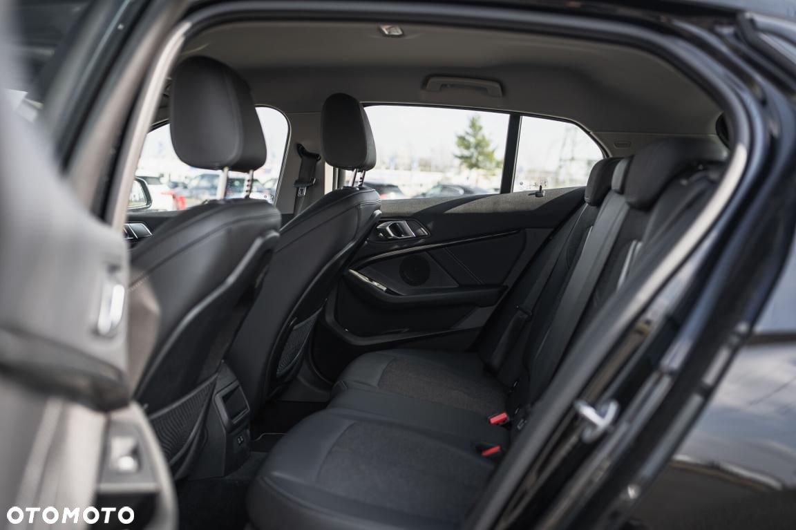 BMW Seria 1 - 22