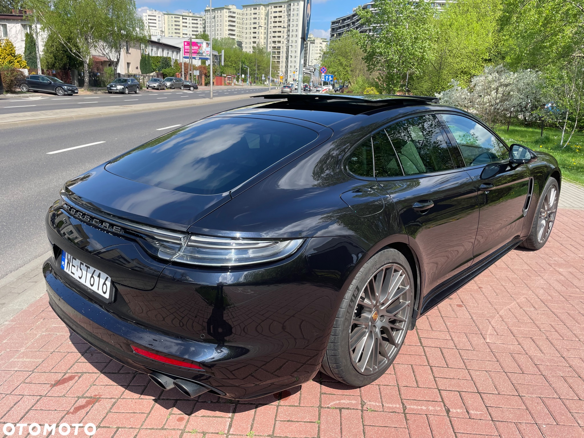 Porsche Panamera 4 Platinum Edition - 4
