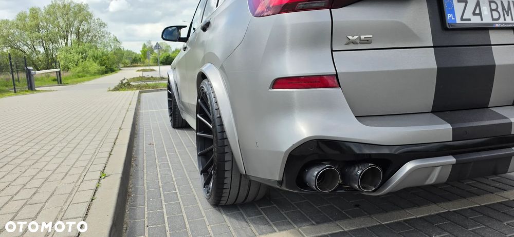 BMW X5 M50i - 10