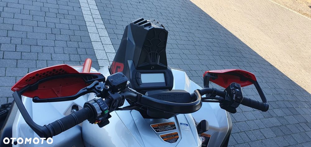 Can-Am Outlander - 23