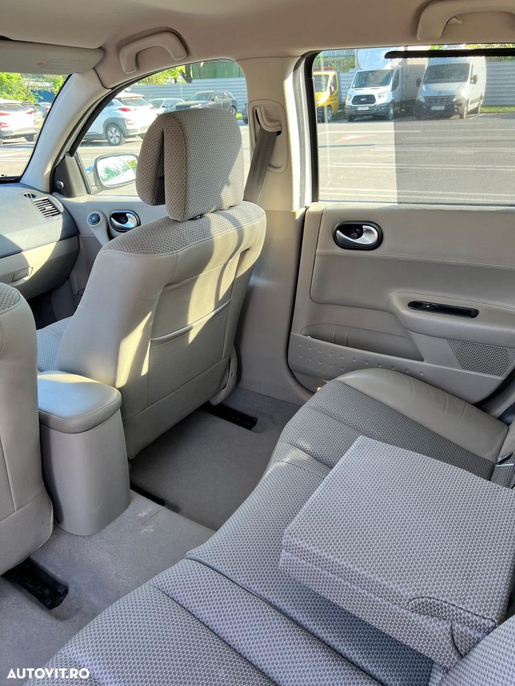 Renault Megane II 1.6 Influence - 7