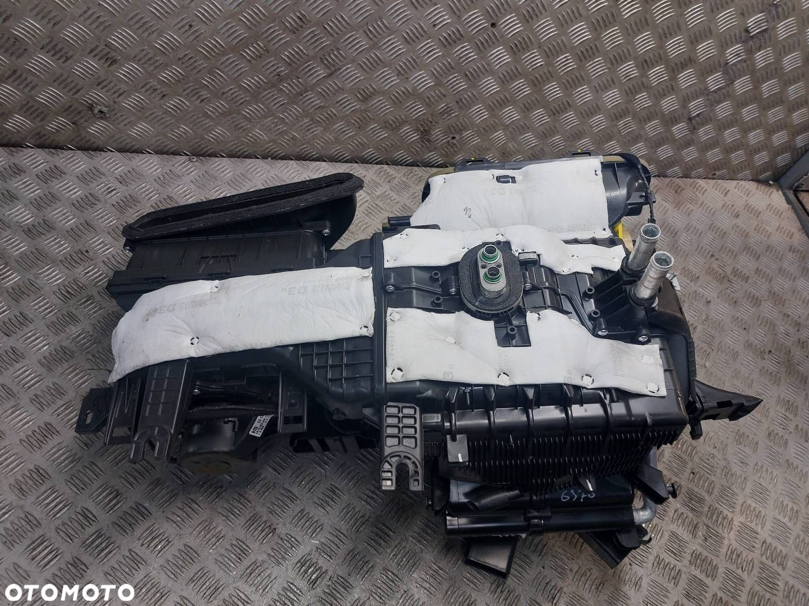 OBUDOWA NAGRZEWNICY + DMUCHAWA KIA CEED III EU EB1D1NXJAA 97200-J7050 - 3
