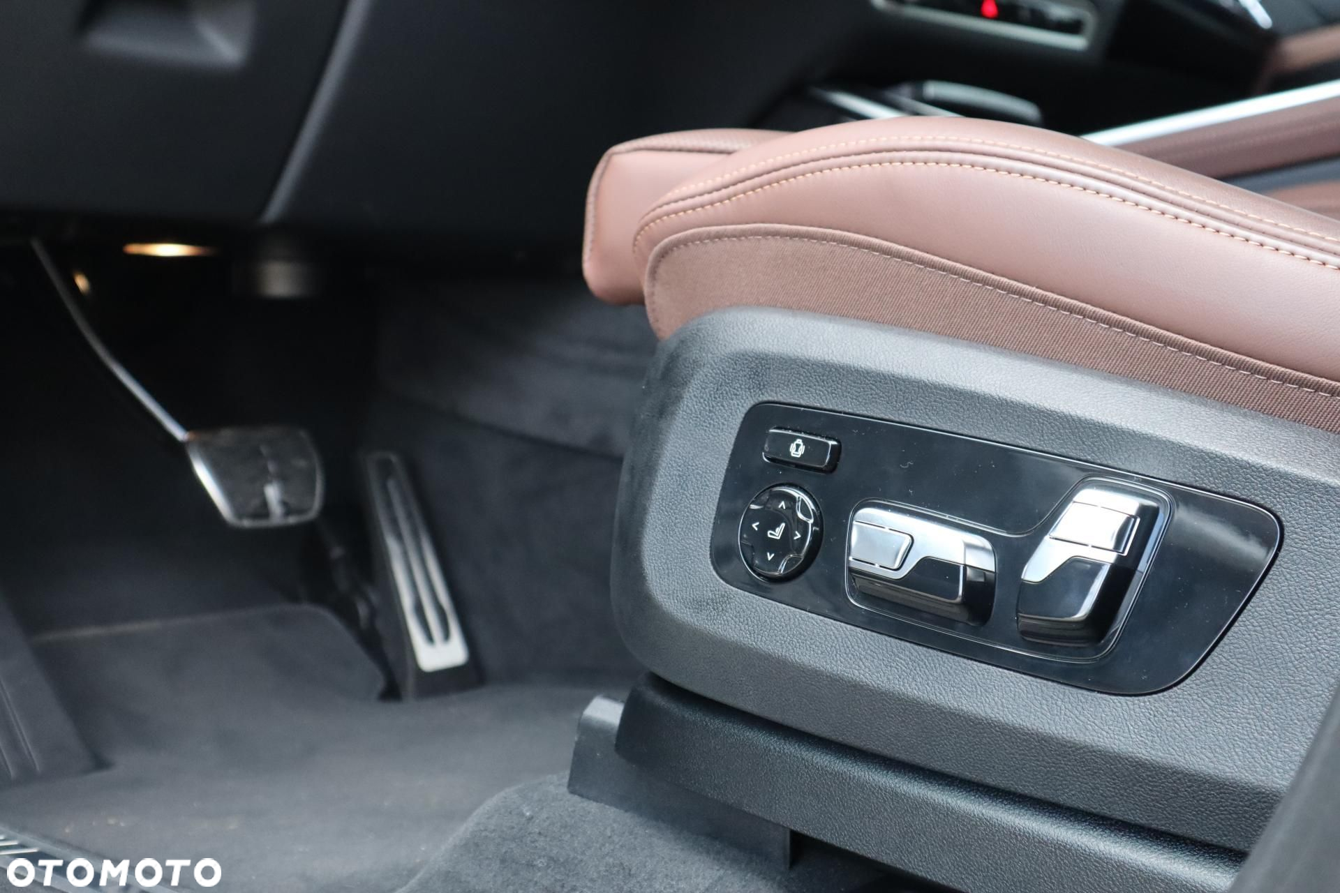BMW X7 - 9