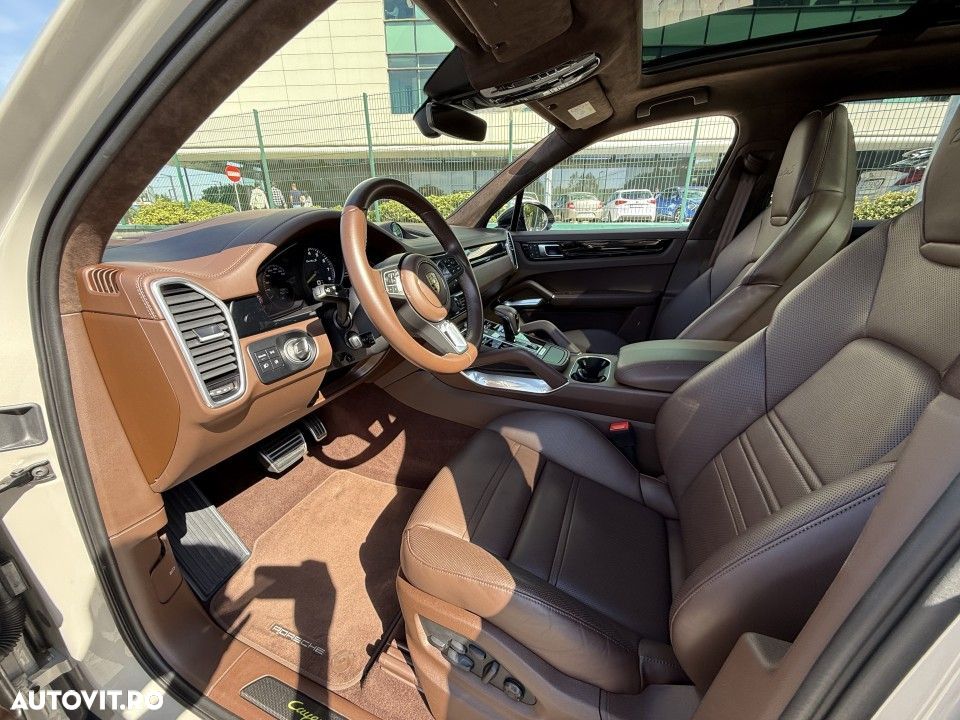 Porsche Cayenne - 12