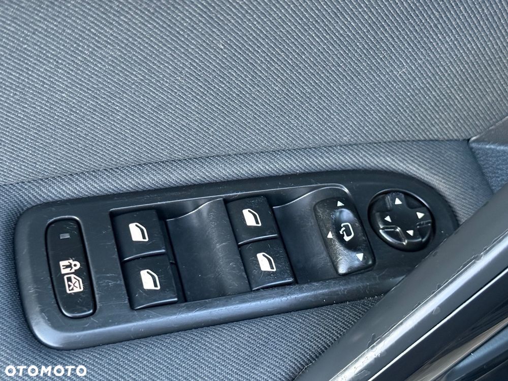 Peugeot 508 1.6 T Allure - 22