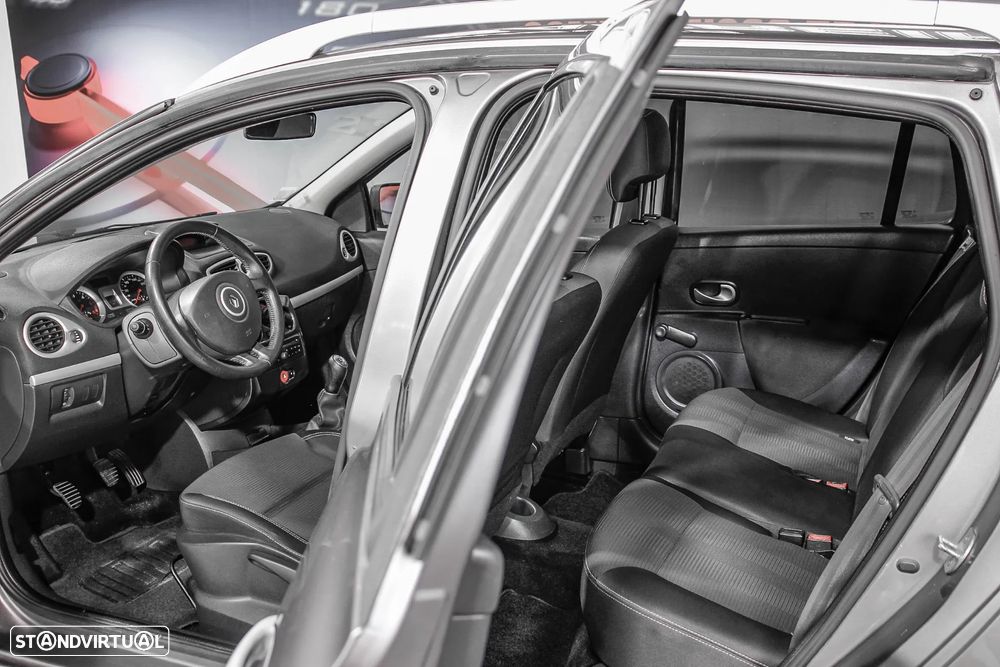 Renault Clio Break 1.5 dCi Dynamique S - 10