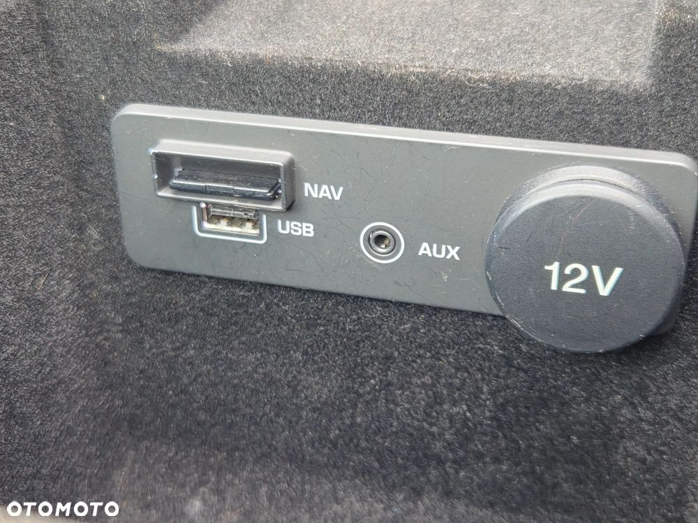Jaguar XE 2.0 T Prestige - 23