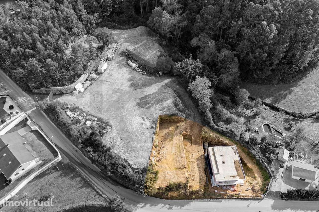 TERRENO com 2247 m2 com Projeto Aprovado para 3 Moradias T3 - Grande imagem: 3/16