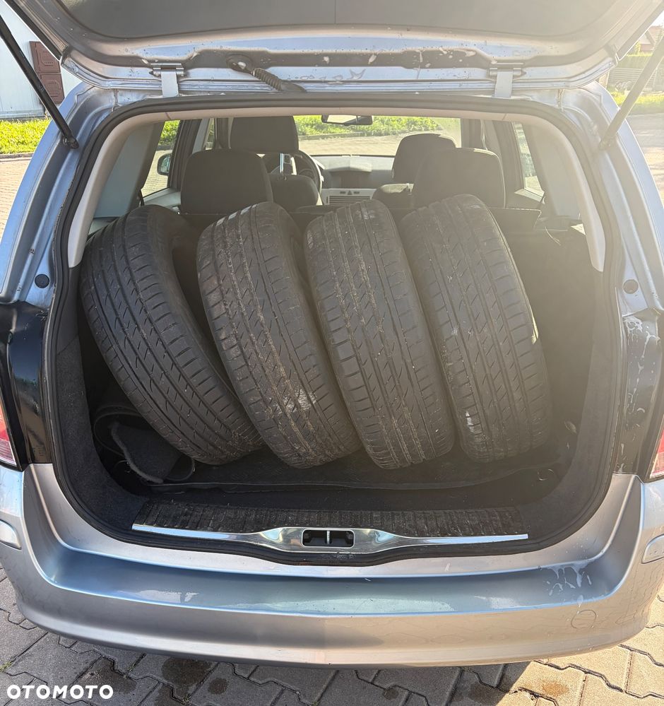 Opel Astra 1.9 CDTI - 11