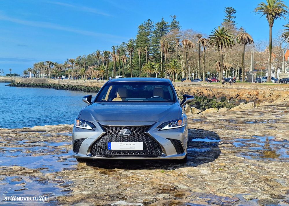 Lexus ES 300h Sport - 7