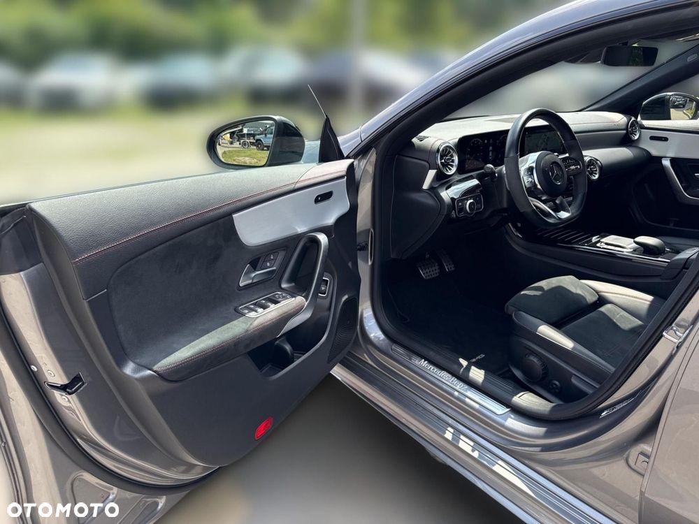 Mercedes-Benz CLA - 10