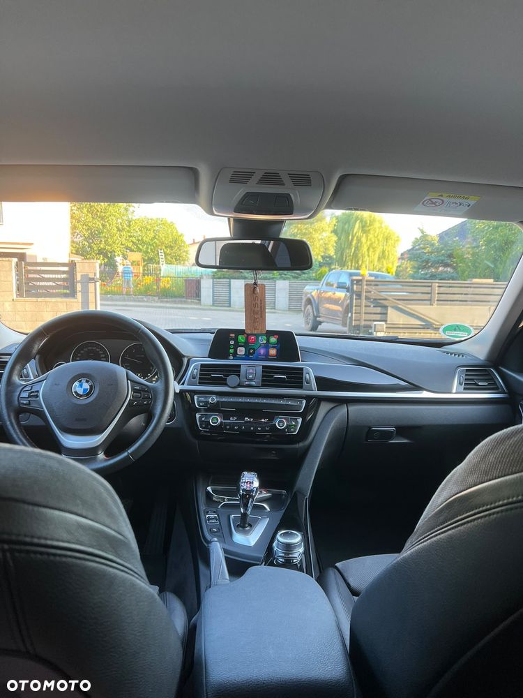 BMW Seria 3 318d Sport Line - 11