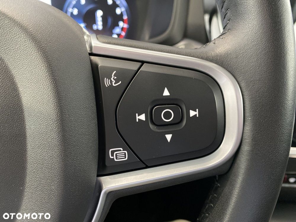 Volvo V60 T5 Momentum Pro - 27