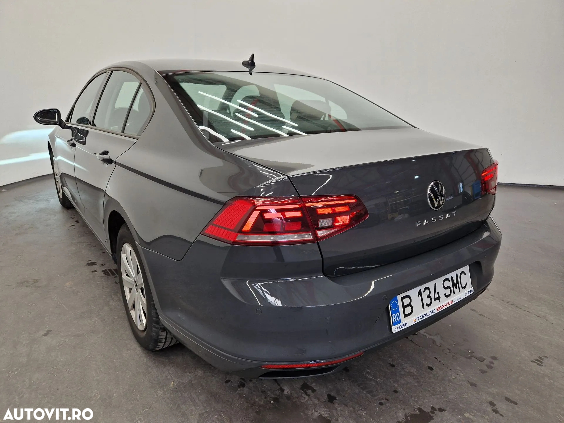 Volkswagen Passat - 2