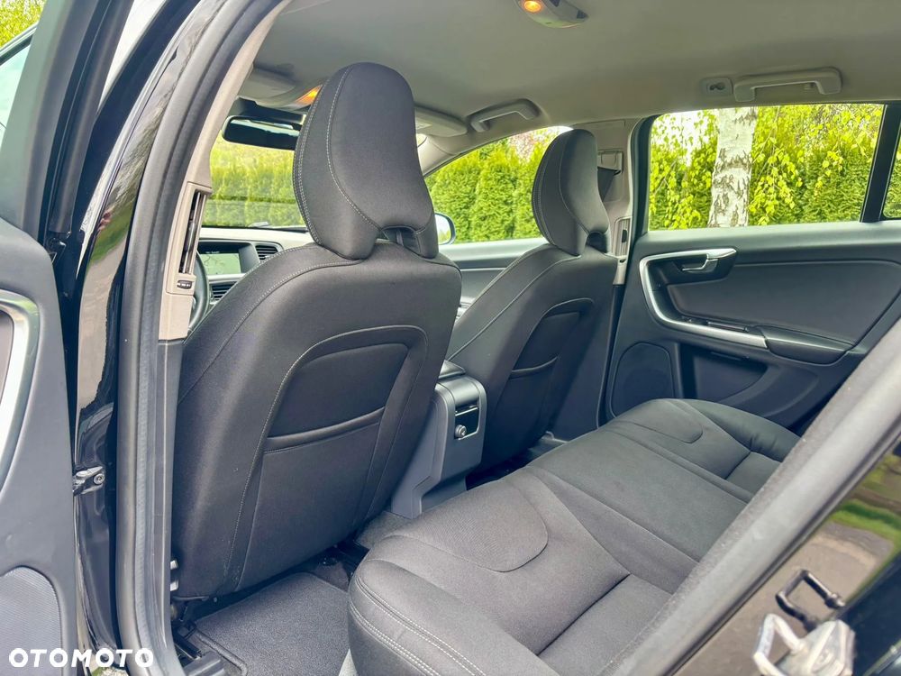 Volvo V60 D2 Geartronic - 24