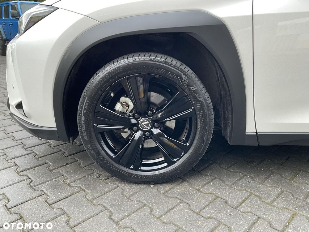 Lexus UX - 14