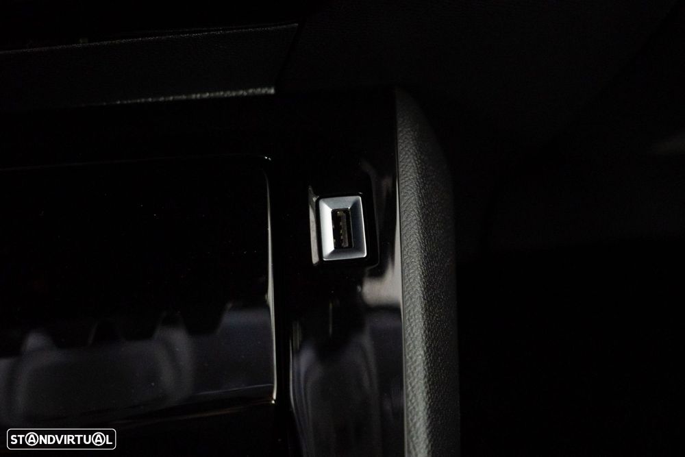 Peugeot e-208 50 kWh Allure - 23