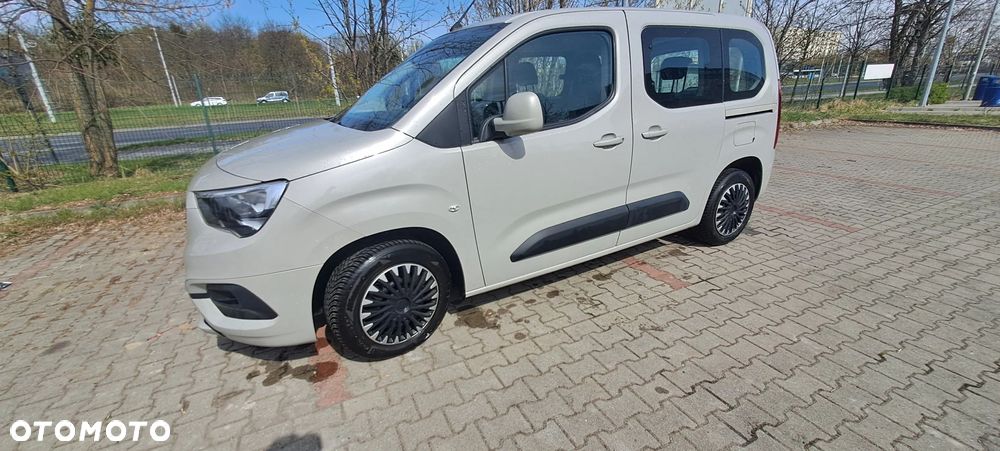 Opel Combo 1.2 Turbo Enjoy S&S - 2